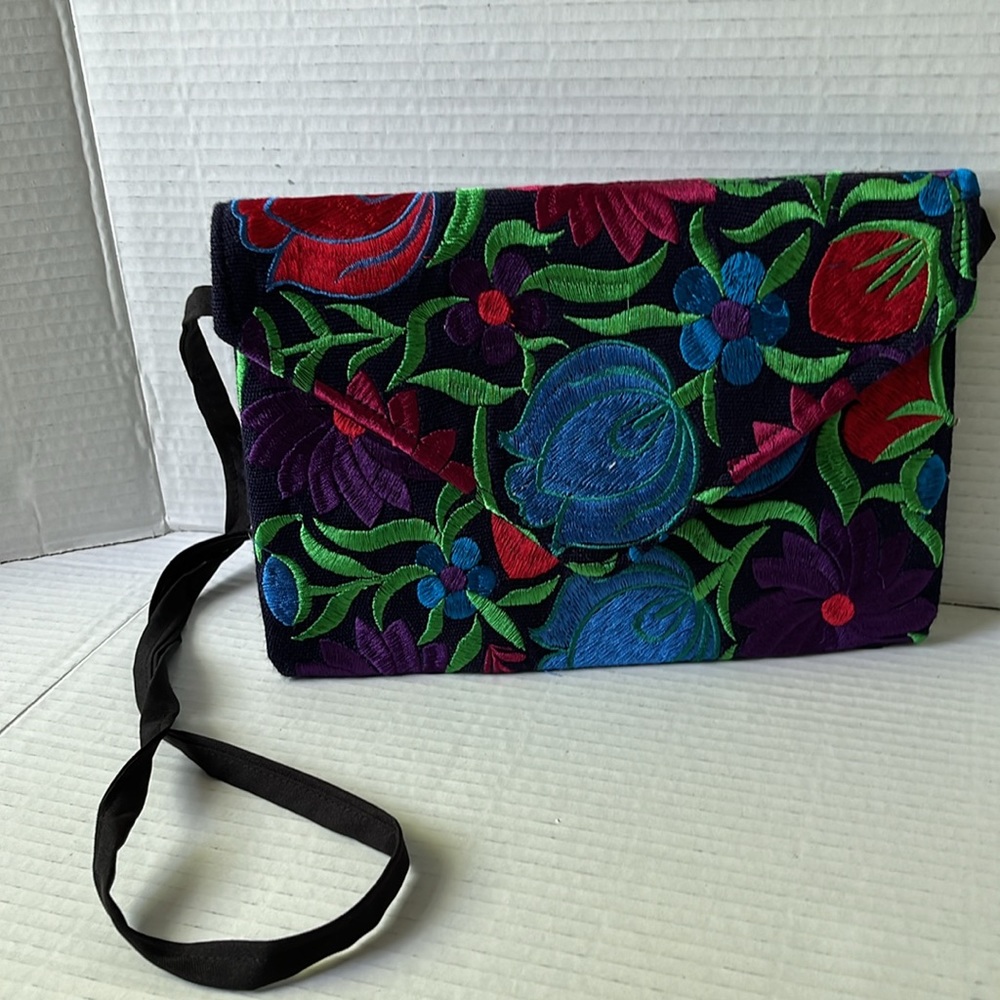 Floral embroidered purse